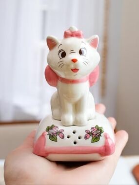 Disney The Aristocats "Marie" Salt and Pepper Shakers, NIB